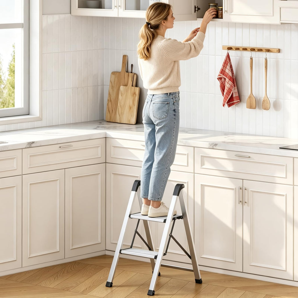2 Step Aluminum Foldable Step Ladders 330lb Silver M551