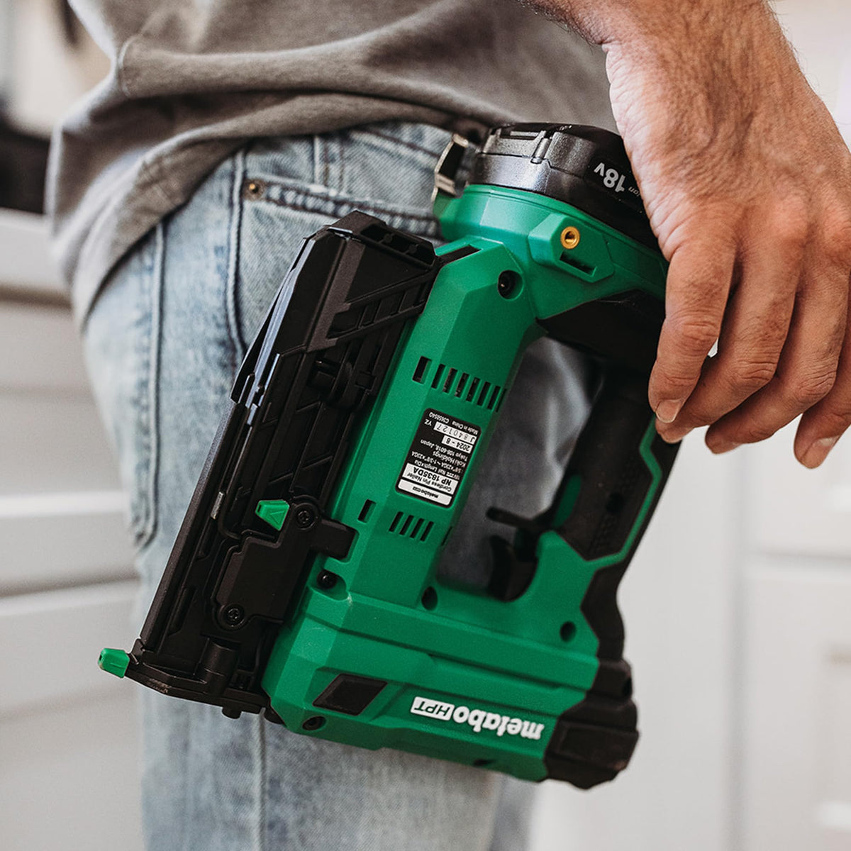 23 Gauge Cordless Pin Nailer Kit R1015